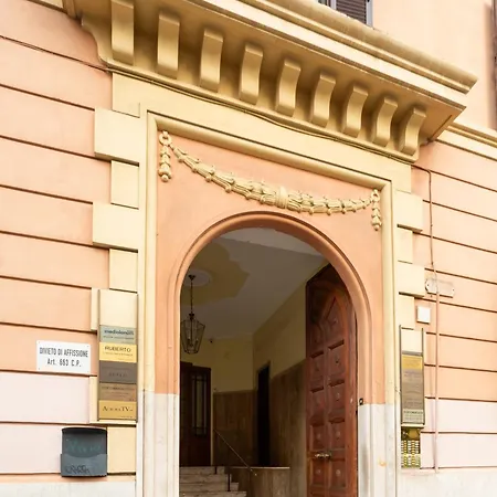 Vatican 44 アパート